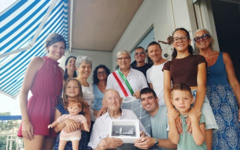 Per le 100 candeline di Gino De Marco arrivano gli auguri del Sindaco