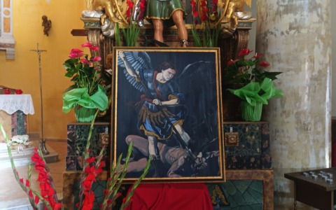 Pisterzo in festa per l’opera di Lattanzi: svelata la tela di San Michele Arcangelo