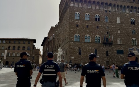 Polizia spagnola nelle strade del capoluogo
