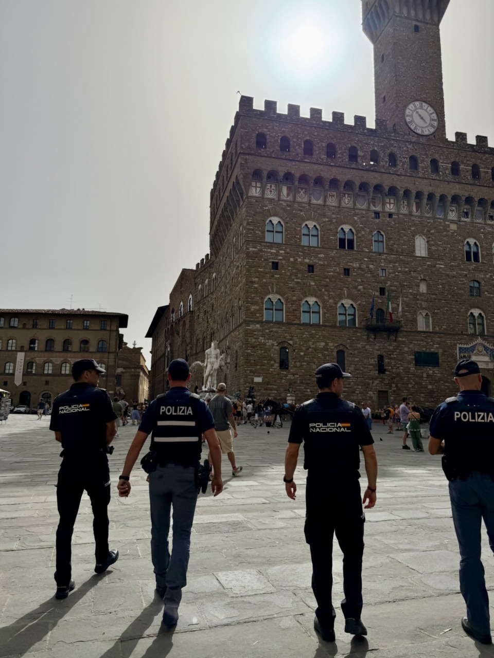 Polizia spagnola nelle strade del capoluogo