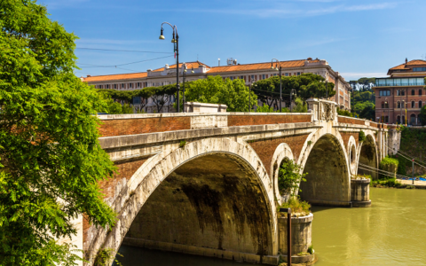 Ponte Matteotti chiude al transito per il rinnovo dei binari del tram