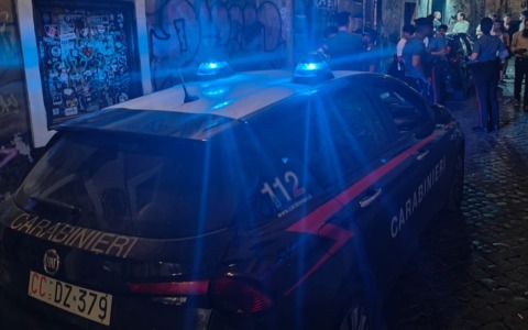 Scippo e inseguimento, arrestato 24enne su scooter rubato
