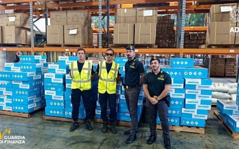 Sequestrati più di 3mila ventilatori contraffatti e potenzialmente pericolosi nel porto di Genova Pra’
