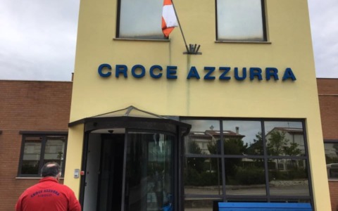 Sirolo. Mostra la pistola alla Croce Azzurra, denunciato