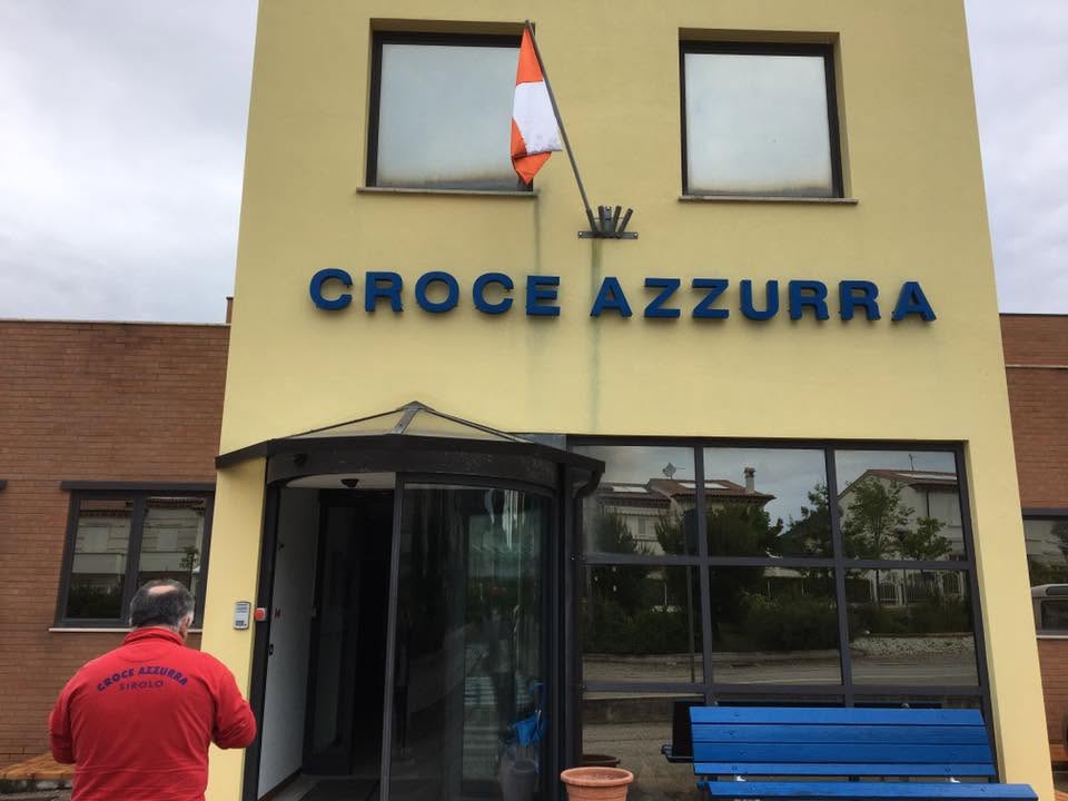 Sirolo. Mostra la pistola alla Croce Azzurra, denunciato