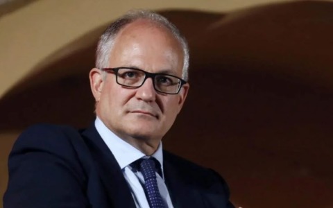 Spin Time, ordinanza del sindaco per il trasferimento in alloggi alternativi. Gualtieri: “Proseguiremo la trattativa per l’acquisto”