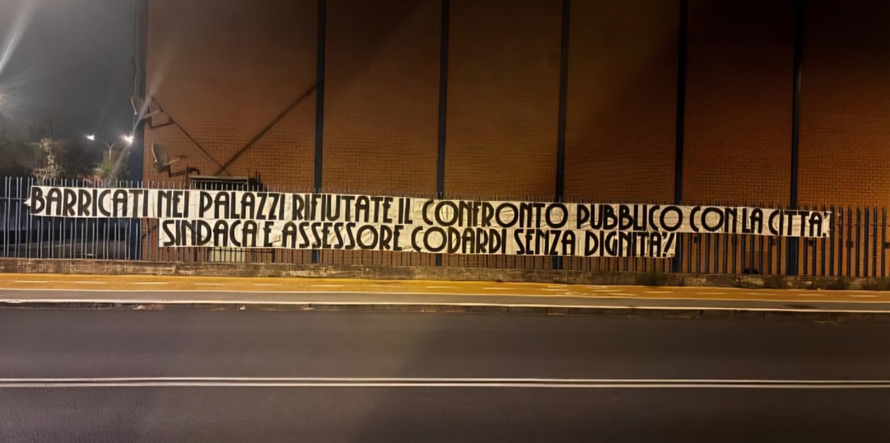 Stadio, attacco dei tifosi al Comune: “Sindaca e assessore codardi” / FOTO