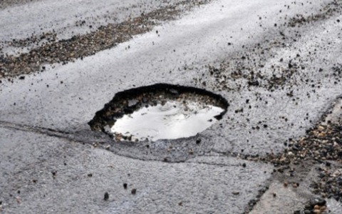 Strade più sicure nei piccoli comuni del Pavese: arrivano 1,37 milioni di euro per la manutenzione