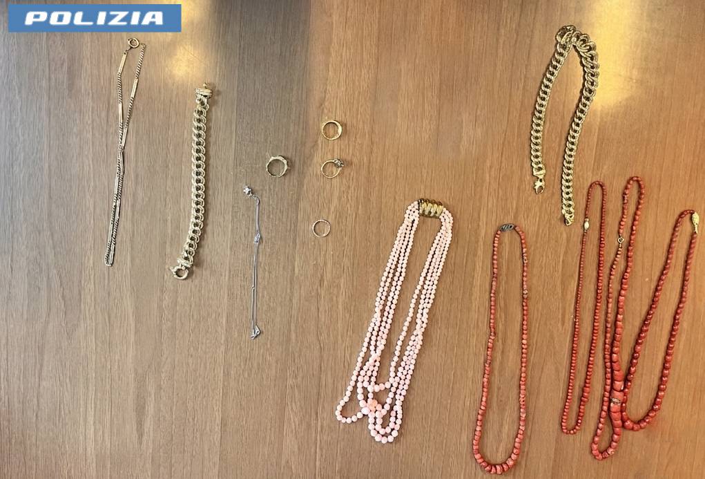 Truffa del finto carabiniere a un’anziana, tre arresti sull’A1