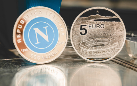 Una moneta da 5 euro celebra i 100 anni della SSC Napoli