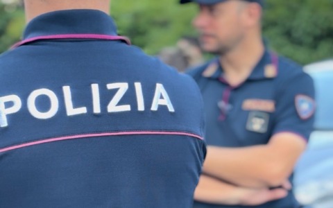 Vende alcol a minorenni, denunciato