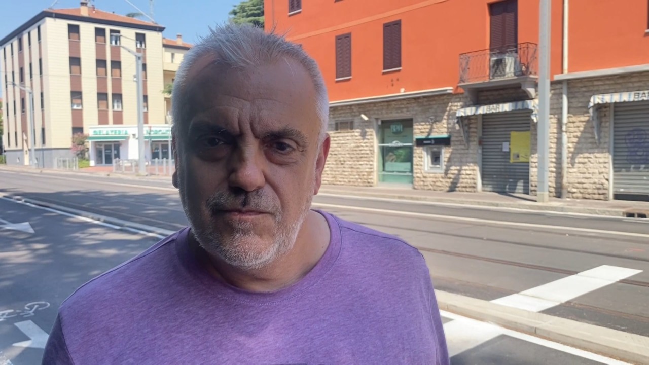 Via Emilia Ponente, il progetto della tramvia ha eliminato i parcheggi per le auto
