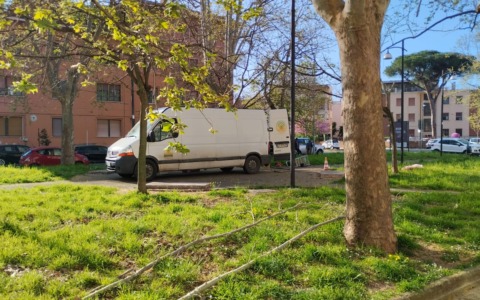 Viale Don Morosini, sit-in e polemica sui lavori