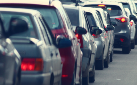 Viale Varese: una corsia chiusa fino a novembre