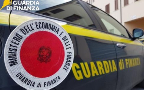 Violenze in famiglia a Cassino: arrestato dalla Guardia di Finanza per maltrattamenti a moglie e figli