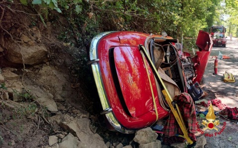 Auto fuori strada, perde la vita un turista inglese