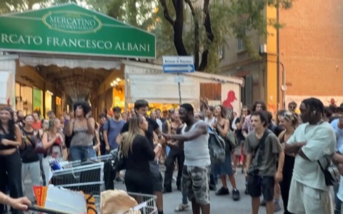 Bolognina: proteste durante il convegno di Fratelli d’Italia, quattro manifestanti multati