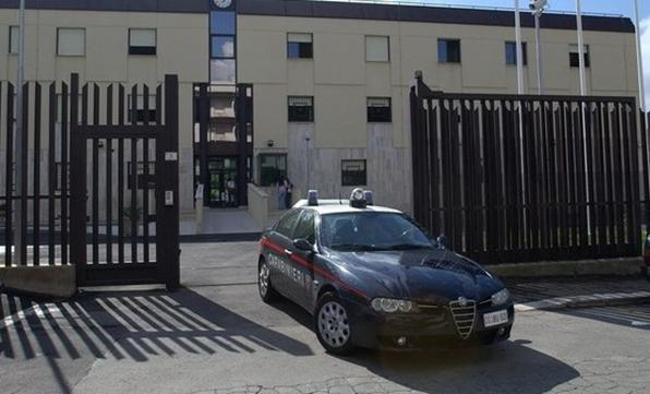 Crack e cocaina nell’immobile del Comune occupato, arrestato un uomo