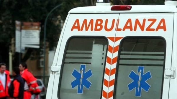 Donna investita e uccisa in bici da un camion