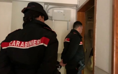 Due storie di violenza domestica nel bolognese: un arresto e un divieto di avvicinamento