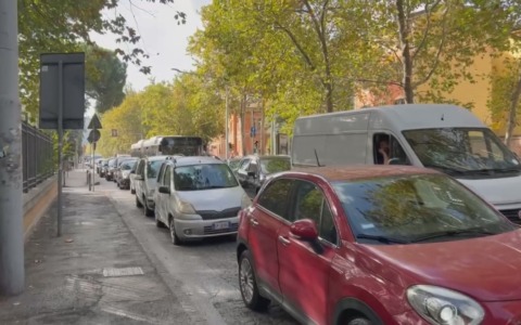 Eliminazione bollo per auto-moto fino a 80kW, Tonelli (Ascom): “Aiuta famiglie ed economia”