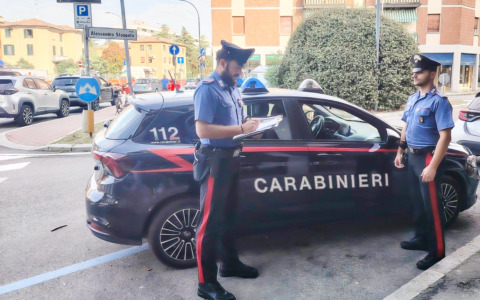 Ferisce tre carabinieri durante un controllo antidroga, arrestato