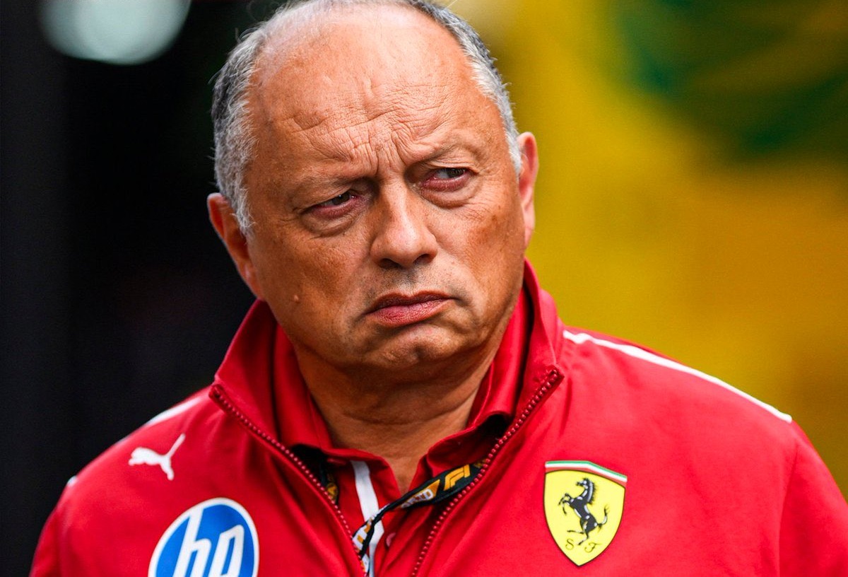 Ferrari, dalla speranza al disastro: il Mondiale scivola via