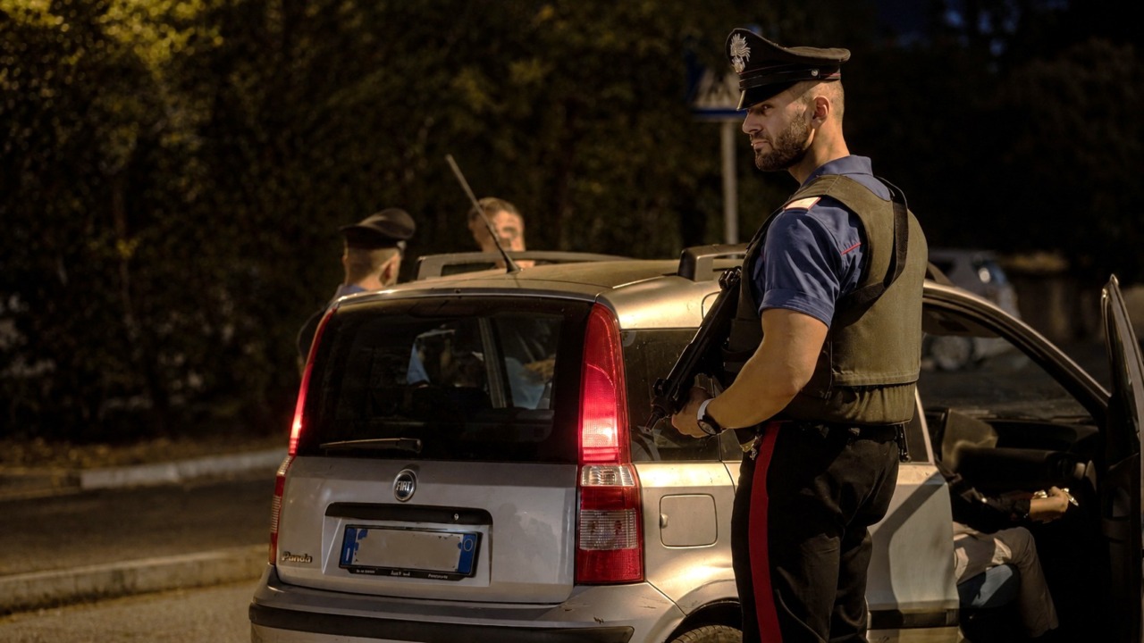 Furti nelle auto in sosta, tre arresti e tre denunce