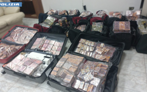 Hashish refrigerato “a catena”: sequestrati oltre 4 quintali di droga