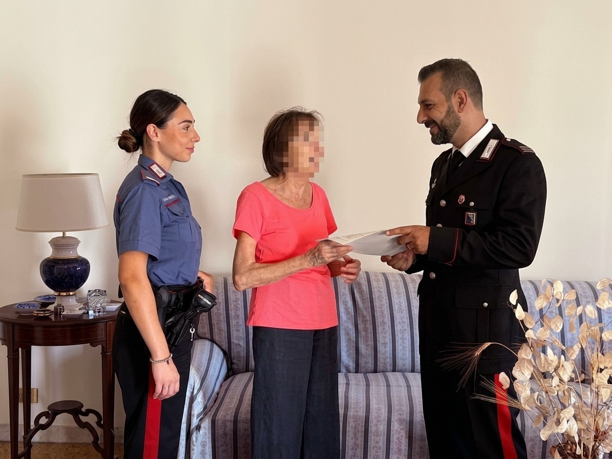 I carabinieri restituiscono 45.000 euro a un’anziana vittima di truffa