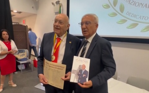 Il Premio Internazionale dedicato ai Bronzi di Riace arriva a New York, riconoscimento a Gianfranco Sciscione. VIDEO