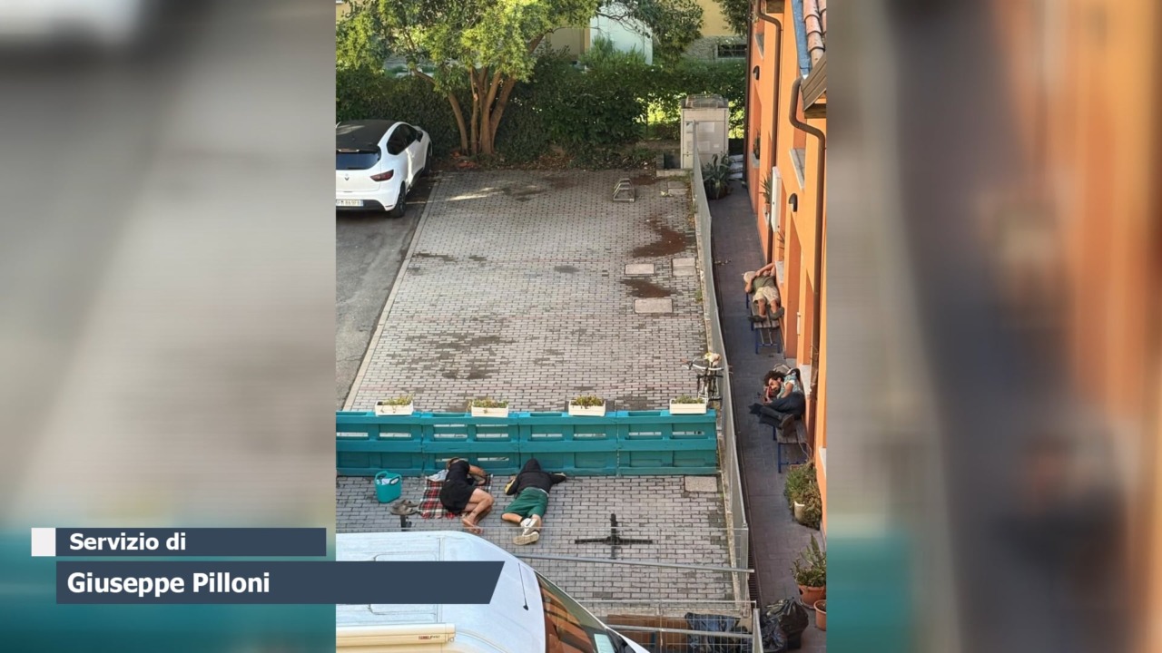 In via Carracci a Bologna il luogo dove si consuma crack