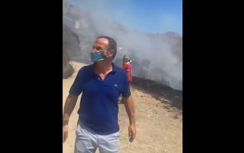 Incendio a Taormina, le fiamme minacciano le abitazioni