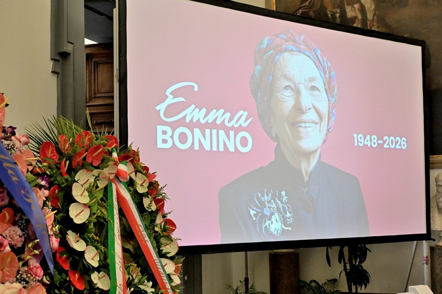 Istituzioni e cittadini si preparano per l’ultimo saluto ad Emma Bonino