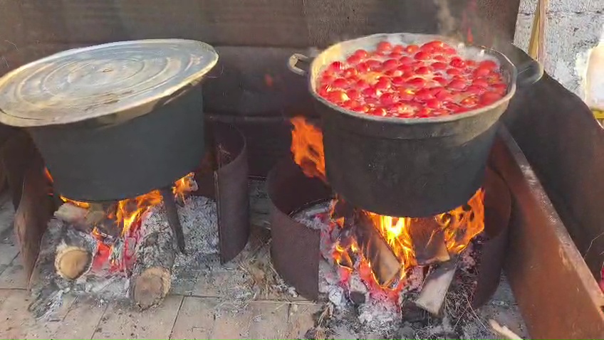 La stagione della conserva dei pomodori. La tradizione continua