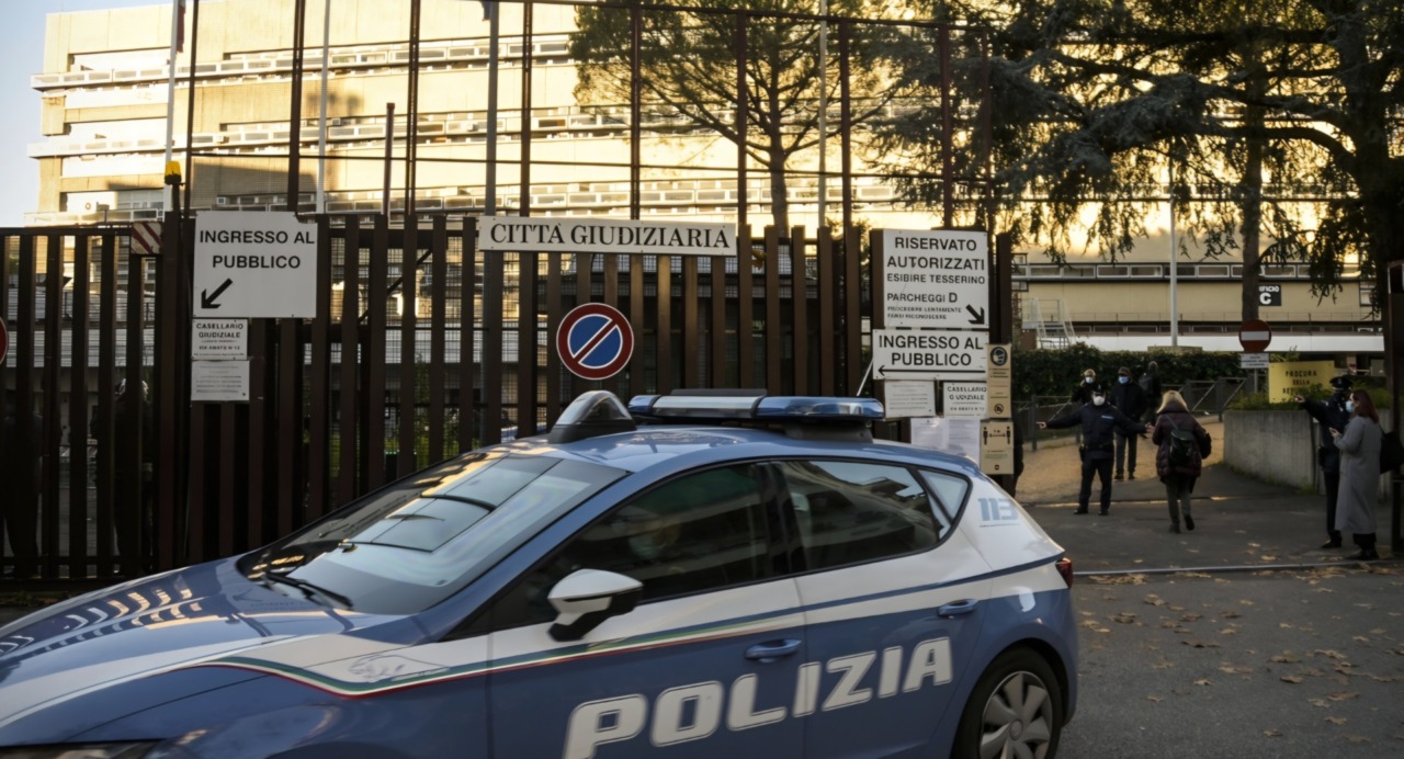 L’attentato a Ranucci, l’ex compagna di Lavitola ascoltata per 10 ore in Procura: “Non sapevo nulla della bomba”