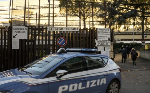 L’attentato a Ranucci, l’ex compagna di Lavitola ascoltata per 10 ore in Procura: “Non sapevo nulla della bomba”