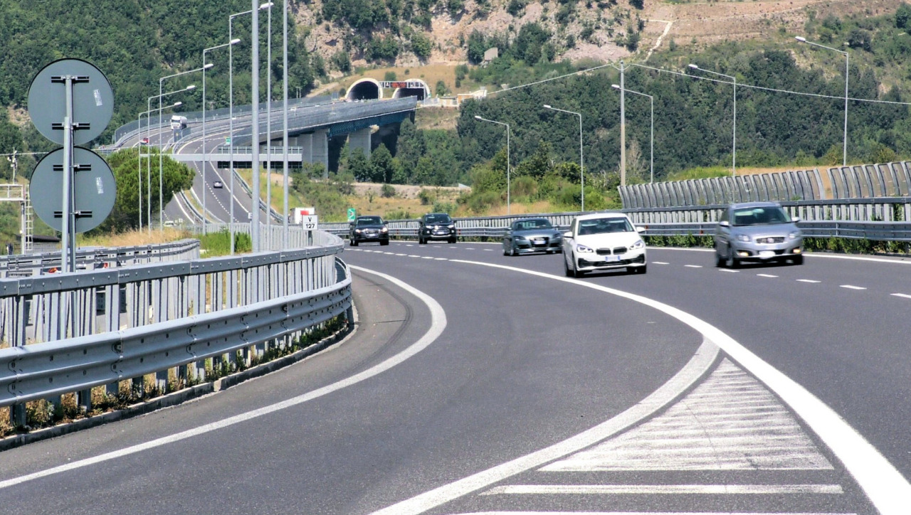 Lazio, stop al bollo auto e moto dal 2027: misura da 2,4 milioni di beneficiari
