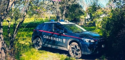 Ragazzo di 15 anni si uccide impiccandosi, comunità sotto shock