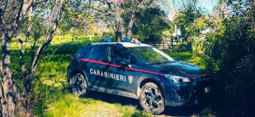 Ragazzo di 15 anni si uccide impiccandosi, comunità sotto shock