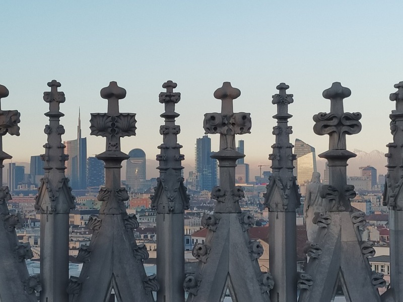 Milano resta la città più cara d’Italia: forti divari con il Sud