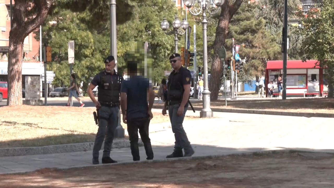 Piazza XX Settembre e dintorni al setaccio della Polizia, quasi 200 controllati in una settimana