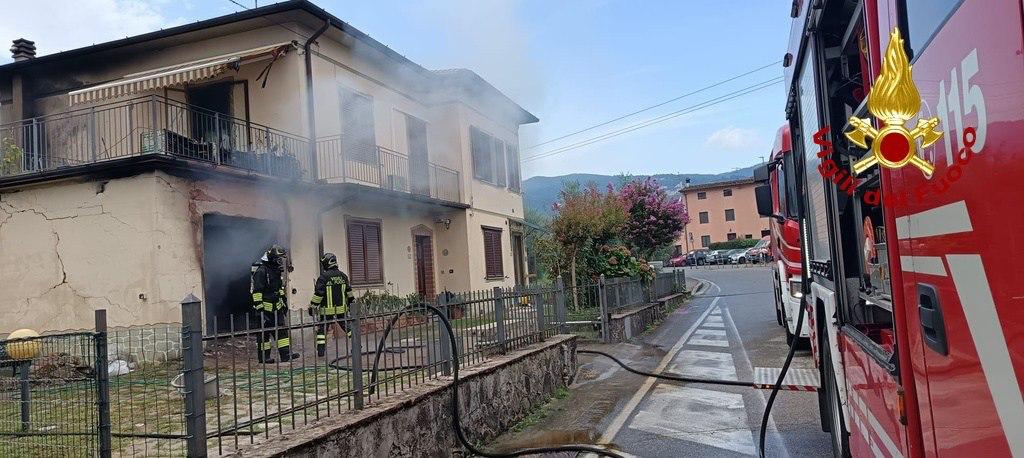 Pistoia, incendio in un’autorimessa: locali inibiti
