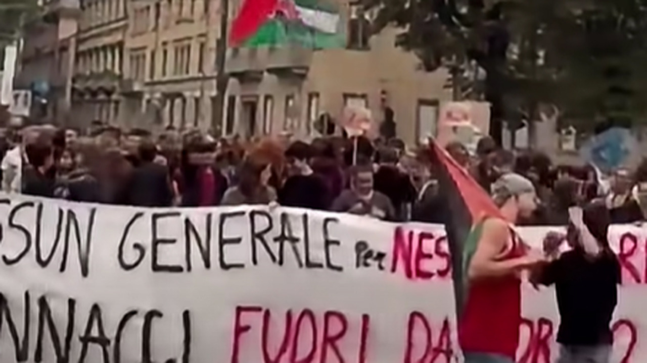 Presidio antifascista a Torino durante il convegno con Vannacci