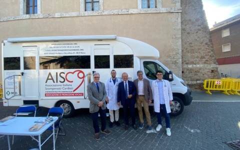 Prevenzione cardiovascolare, grande affluenza al camper-ambulatorio AISC