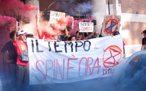 Roma, il corteo di Spin Time sfila per il diritto all’abitare