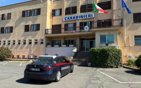 Ruba alcolici ma viene scoperto e bloccato da un carabiniere fuori dal servizio