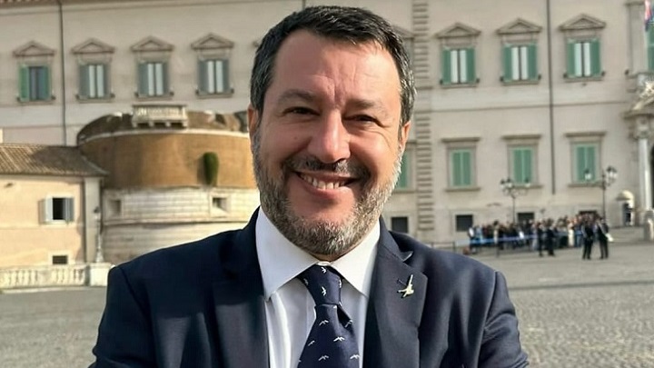 Salvini propone un congresso straordinario della Lega