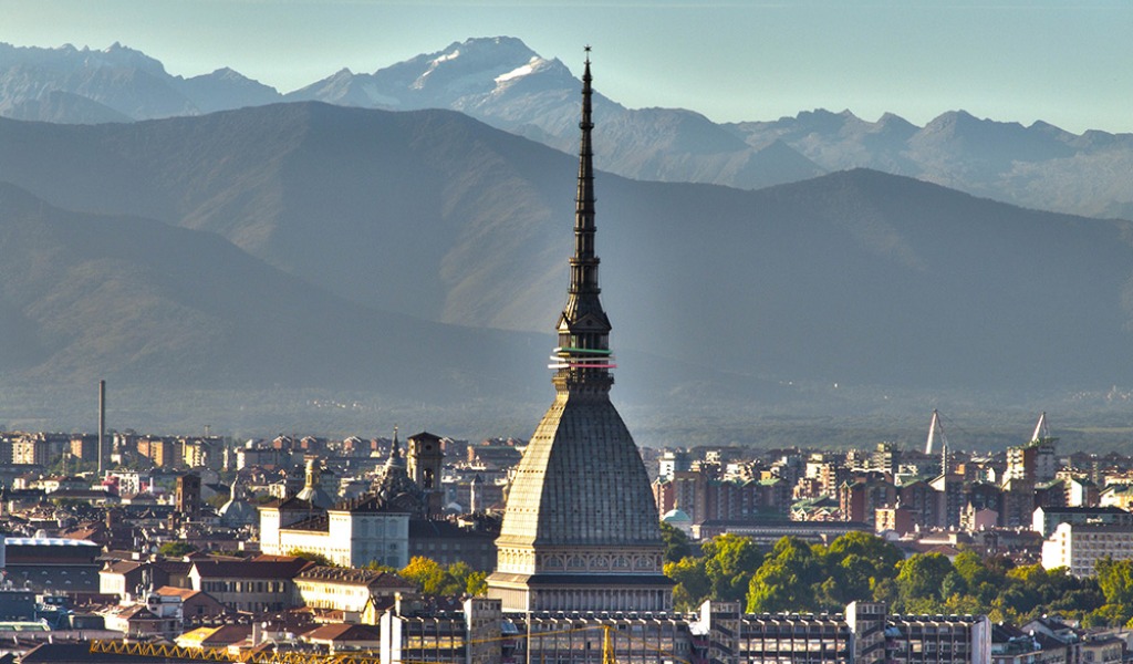 Tre persone fermate per la morte di un 26enne a Torino