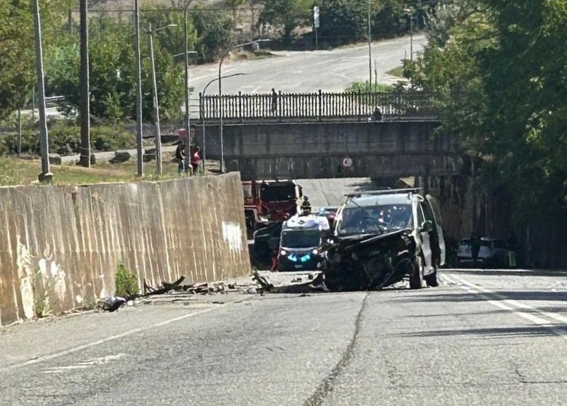 Scontro frontale a Valenza dopo la fuga dalla Polizia Locale, quattro feriti